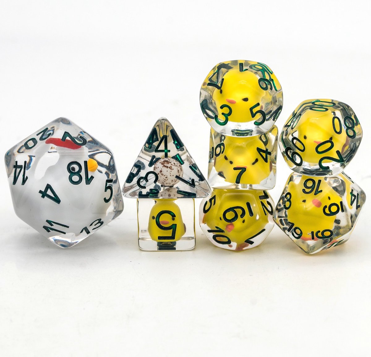 Lapi Toys - Dungeons and Dragons dobbelstenen - D&D dobbelstenen - D&D polydice - 1 set (8 stuks) - Met kippenfamilie - Transparant