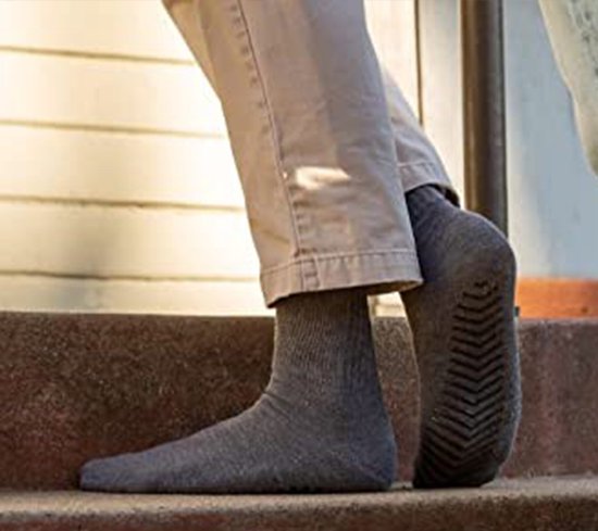 Malinsi Chaussettes Antidérapantes 3-Pack - 3 Paires Couleurs Foncées taille 42-46 - Chaussettes d'intérieur Femme et Homme