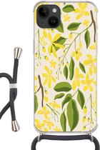 Geschikt voorApple Iphone 14 Plus - Crossbody Case - Bloem - Geel - Patronen - Siliconen - Crossbody - Backcover met Koord - Telefoonhoesje met koord - Hoesje met touw