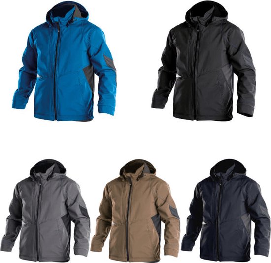 Vijf DASSY softshell werkjassen in de kleuren blauw, zwart, grijs, bruin en donkerblauw.