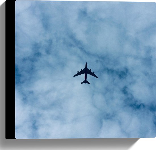 WallClassics - Canvas  - Onderaanzicht van Vliegtuig bij Sluierwolken - 30x30 cm Foto op Canvas Schilderij (Wanddecoratie op Canvas)