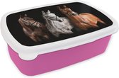 Broodtrommel Roze - Lunchbox Paarden - Dieren - Zwart - Brooddoos 18x12x6 cm - Brood lunch box - Broodtrommels voor kinderen en volwassenen
