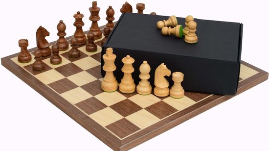Thumbnail van een extra afbeelding van het spel Luxe schaakspel: Schaakbord walnoot en esdoorn 35 cm - Schaakstukken acacia nr: 3