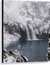 WallClassics - Canvas  - Waterval in Besneeuwd Gebied - 75x100 cm Foto op Canvas Schilderij (Wanddecoratie op Canvas)