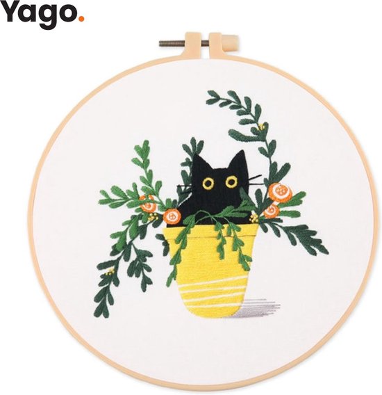 Yago Moortje in de Plantenpot - Borduurpakket | Starterskit | Alles inbegrepen | Patroon | Borduurring | Borduurgaren | Voor volwassen | Creatief | Hobby | Borduren | Ontstressen | Borduurset | Kattenliefhebber | Zwarte kat | Creatieve