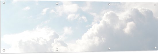 WallClassics - Tuinposter – Grote Witte Wolken in de Lucht - 150x50 cm Foto op Tuinposter  (wanddecoratie voor buiten en binnen)