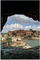 WallClassics - Poster Glossy - Vue sur Water et les Montagnes - 50x75 cm Photo sur Papier Poster avec Finition Brillante