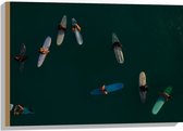 WallClassics - Hout - Bovenaanzicht van Groep Surfers op Oceaan - 75x50 cm - 12 mm dik - Foto op Hout (Met Ophangsysteem)