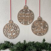 Houten Raamhangers Kerstballen XL Set 3 Stuks - 24 x 28 cm - Kerst - Merry Christmas - Ho ho ho - Let it Snow - Kerstbal - Hout - Kerstboom - Houten Decoratie - Kerstmis - Kerstdecoratie - Kerst ornament – Versiering