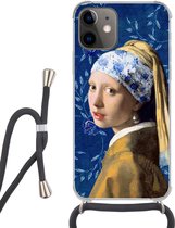 Hoesje met koord Geschikt voor iPhone 12 Mini - Meisje met de parel - Delfts blauw - Vermeer - Bloemen - Schilderij - Oude meesters - Siliconen - Crossbody - Backcover met Koord - Telefoonhoesje met koord - Hoesje met touw