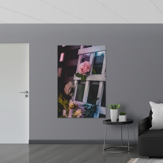 WallClassics - Panneau en mousse PVC - Clôture avec Fleurs artificielles - Photo 100x150 cm sur panneau en mousse PVC (avec système de suspension)