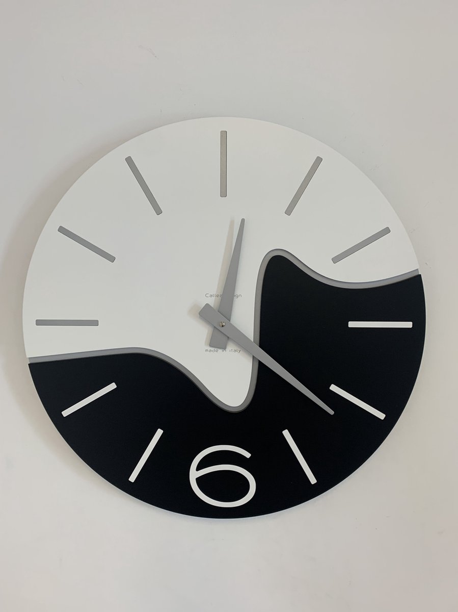 WANDKLOK OLIV BLACK & WHITE MODERN DESIGN