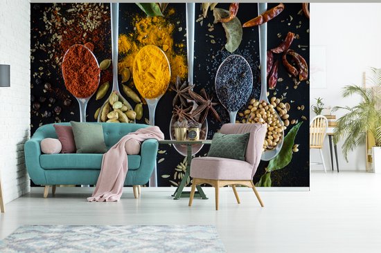 Behang - Fotobehang Kruiden - Lepel - Specerijen - Zwart - Keuken - Breedte 420 cm x hoogte 280 cm