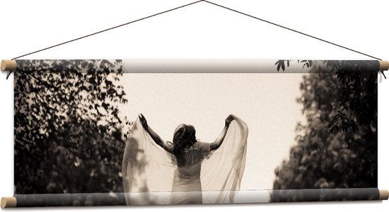 WallClassics - Textielposter - Vreugde Sprong Zwart Wit - 90x30 cm Foto op Textiel
