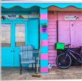 WallClassics - Acrylglas - Blauw en Roze Strandhuisjes - 50x50 cm Foto op Acrylglas (Wanddecoratie op Acrylaat)