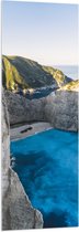 WallClassics - Acrylglas - Navagio Strand in Griekenland - 50x150 cm Foto op Acrylglas (Wanddecoratie op Acrylaat)