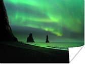 Noorderlicht boven de zee in IJsland poster papier 80x60 cm - Foto print op Poster (wanddecoratie woonkamer / slaapkamer) / natuurverschijnselen Poster