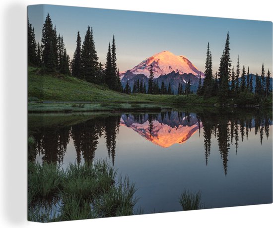 Canvas Schilderij De berg weerspiegelt in het water van het Nationaal park Mount Rainier - 60x40 cm - Wanddecoratie