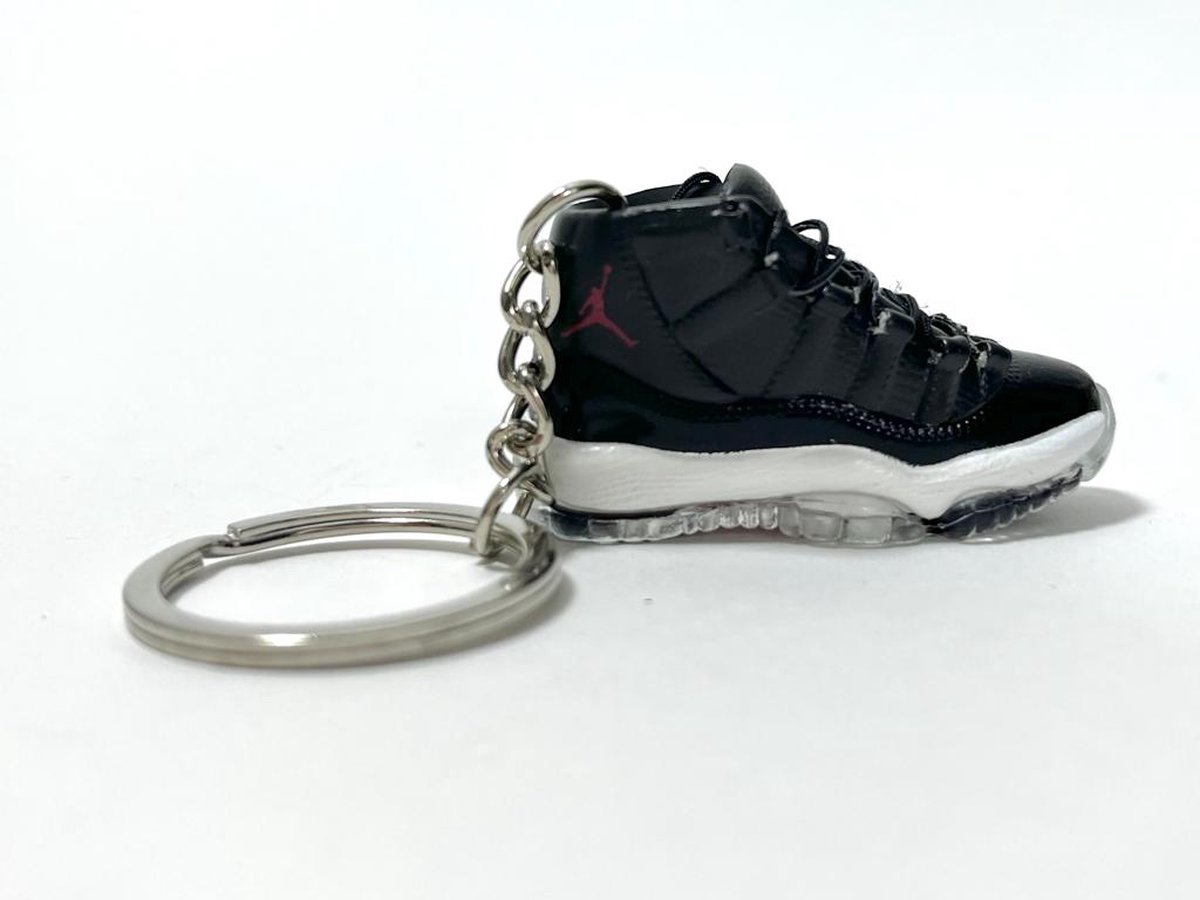 ShoeBlockX SneaKeys | Sleutelhanger | Tassenhanger | Nike Jordan 11 Black | Sneakers | Cadeau