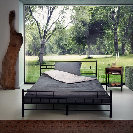 naast multifunctioneel Disciplinair Bedframe metalen bed frame met lattenbodem 200*140 cm 401721 | bol.com