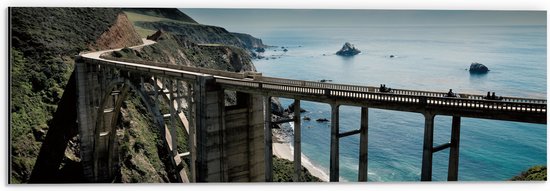 WallClassics - Dibond - Bixby Creek Bridge - Amerika - 60x20 cm Foto op Aluminium (Met Ophangsysteem)