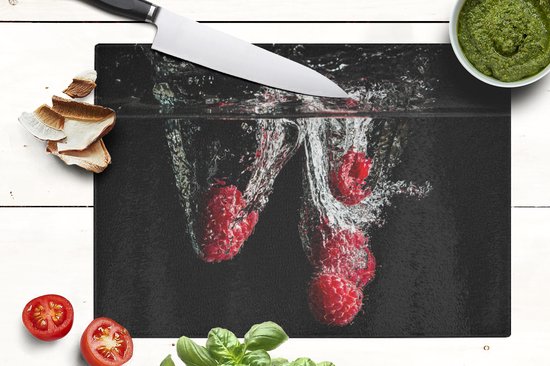 Glazen Snijplank - 39x28 - Frambozen - Fruit - Stilleven - Water - Zwart - Rood - Snijplanken Glas