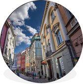 WallCircle - Wandcirkel - Muurcirkel - Riga gekleurde huizen in de straat - Aluminium - Dibond - ⌀ 140 cm - Binnen en Buiten
