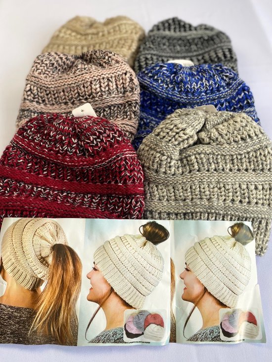 Messy bun beanie gevoerd met zacht materiaal in 4 kleuren Gebreide muts waar staart doorheen kan