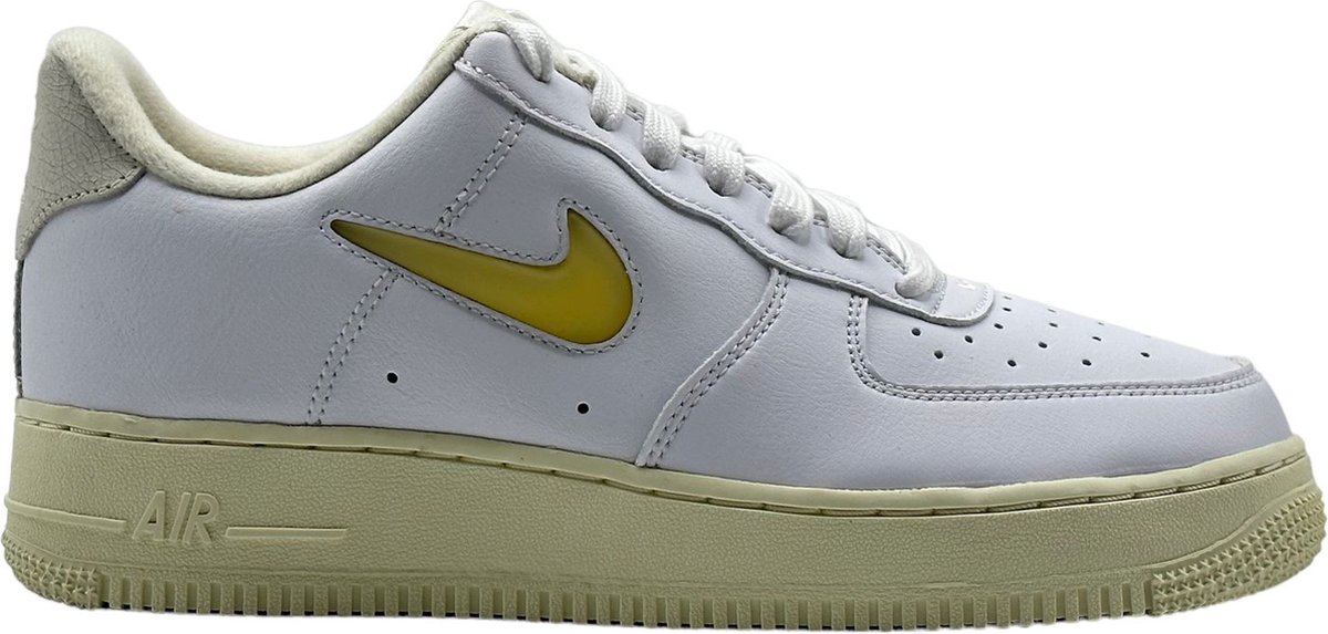 Nike Air Force 1 ’07 LX Jewel Pale Wit