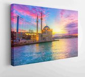 Ortakoy Istanbul zonsopgang met prachtige wolken landschap Ortakoy moskee en de Bosporus-brug, Istanbul, Turkije. De beste toeristische bestemming van Istanbul. - Modern Art Canvas - Horizontaal - 1019797831 - 130*90 Horizontal