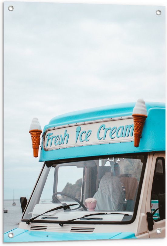 WallClassics - Tuinposter – Felblauwe IJscowagen - 60x90 cm Foto op Tuinposter  (wanddecoratie voor buiten en binnen)