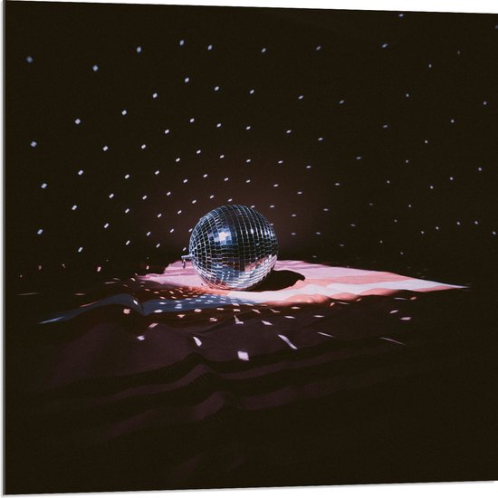 Acrylglas - Licht Vallend op Discobal in Donkere Ruimte - 80x80 cm Foto op Acrylglas (Wanddecoratie op Acrylaat)