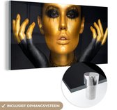MuchoWow® Glasschilderij 160x80 cm - Schilderij acrylglas - Vrouw - Portret - Goud - Luxe - Zwart - Foto op glas - Schilderijen