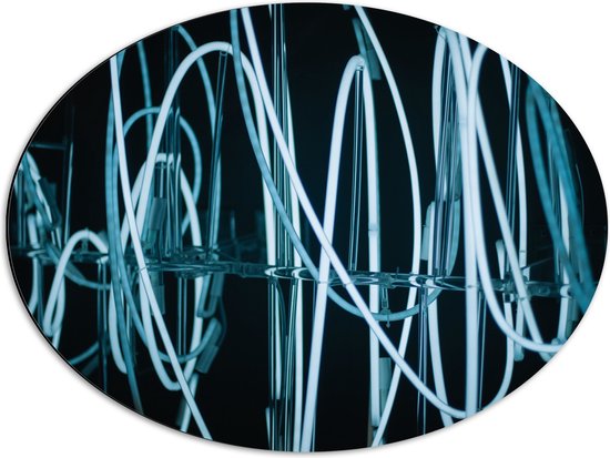 Dibond Ovaal - Blauwe Neon Kleurige Draden tegen Zwarte Achtergrond - 68x51 cm Foto op Ovaal (Met Ophangsysteem)