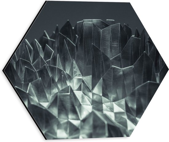 Dibond Hexagon - Abstracte IJzeren Pinnen - 30x26.1 cm Foto op Hexagon (Met Ophangsysteem)