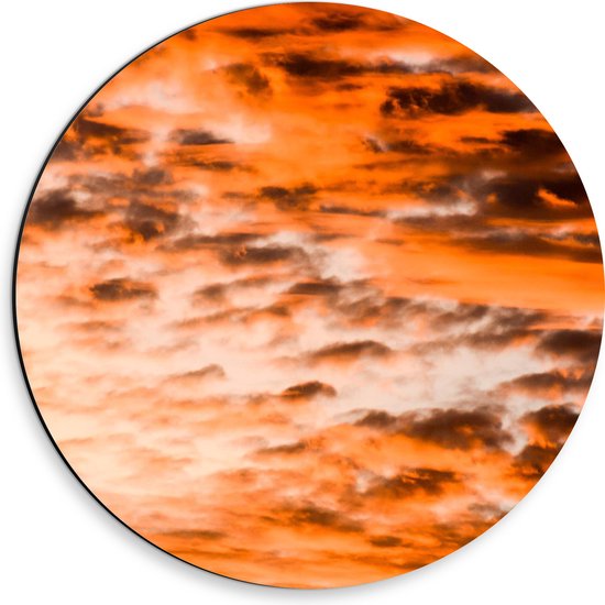 Dibond Muurcirkel - Witte Wolken in Kleurrijke Lucht door Zonsondergang - 30x30 cm Foto op Aluminium Muurcirkel (met ophangsysteem)