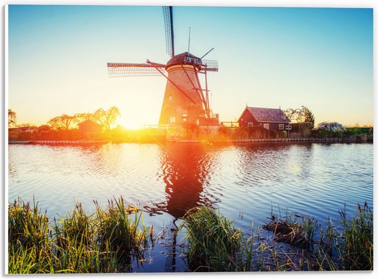 WallClassics - PVC Schuimplaat- Zonlicht langs Hollandse Molen aan het Water - 40x30 cm Foto op PVC Schuimplaat