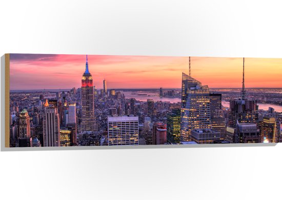 WallClassics - Hout - Uitzicht over de Stad New York bij Zonsopkomst - 120x40 cm - 9 mm dik - Foto op Hout (Met Ophangsysteem)