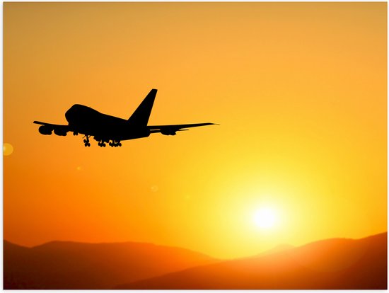 Poster Glanzend – Silhouet van Passagiers Vliegtuig Wegvliegend van Zonsondergang - 40x30 cm Foto op Posterpapier met Glanzende Afwerking