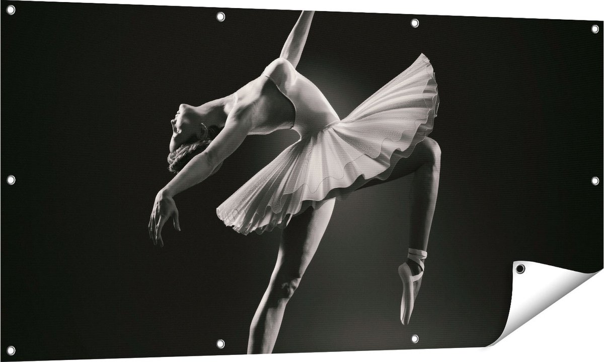 Gards Tuinposter Ballerina op Haar Tenen - Ballet - Zwart Wit - 140x70 cm - Tuindoek - Tuindecoratie - Wanddecoratie buiten - Tuinschilderij Multikleur