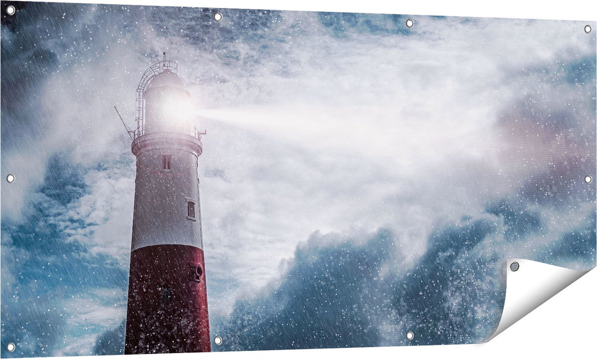 Gards Tuinposter Vuurtoren tijdens de Regen Storm - 140x70 cm - Tuindoek - Tuindecoratie - Wanddecoratie buiten - Tuinschilderij Multikleur