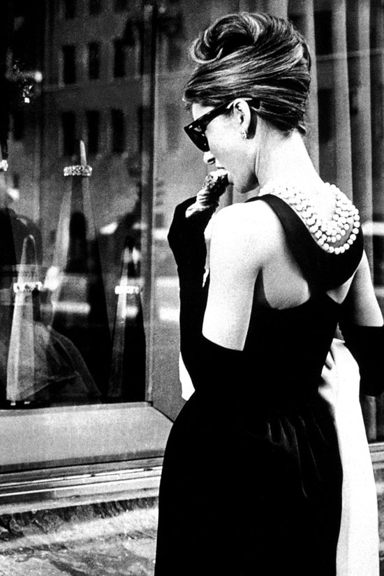 Affiche / Papier - Movie Stars - Rétro / Vintage - Audrey Hepburn en Blanc  / Gris /... | bol