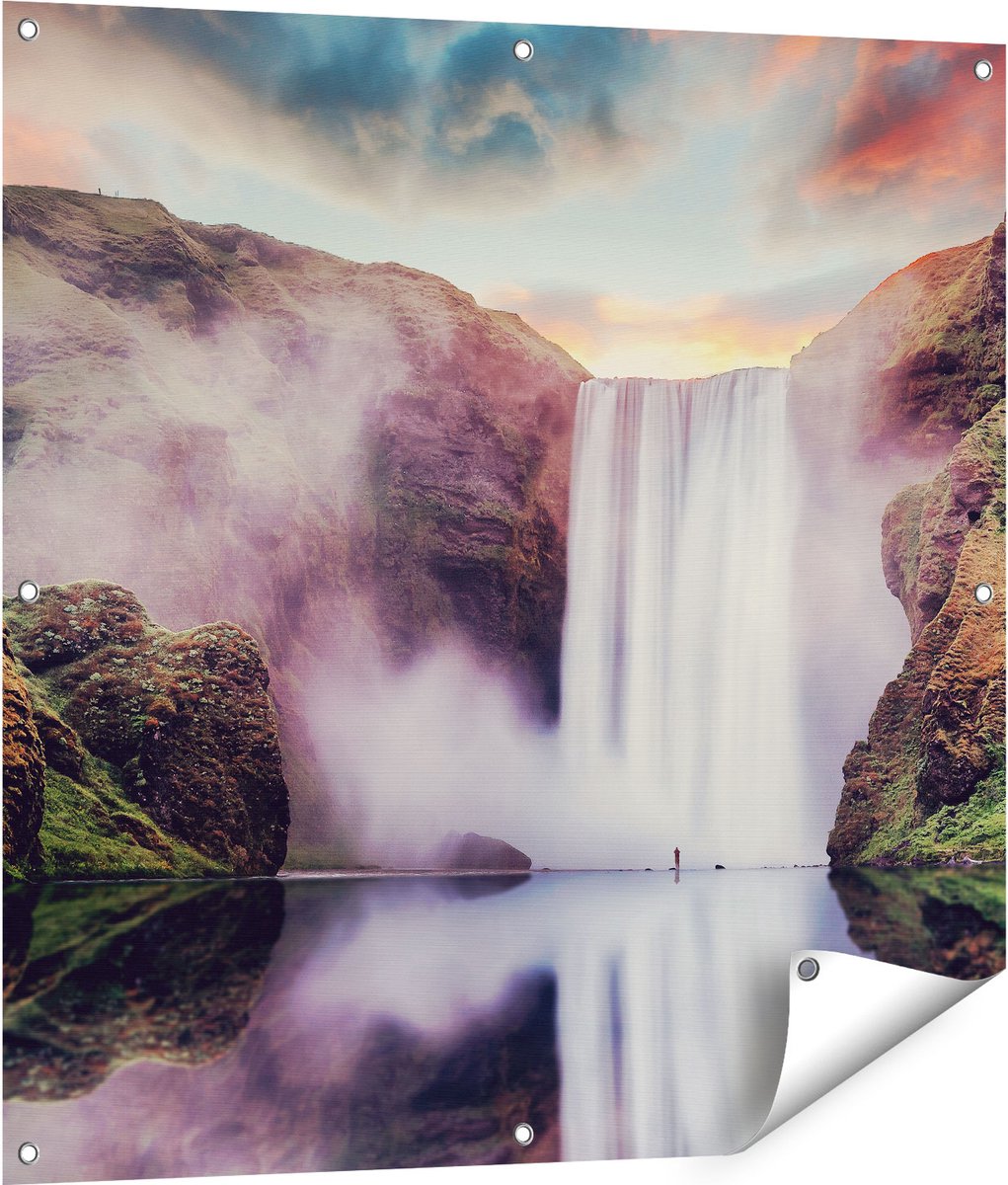 Gards Tuinposter Waterval met een Weerspiegeling in het Water - 90x90 cm - Tuindoek - Tuindecoratie - Wanddecoratie buiten - Tuinschilderij Multikleur