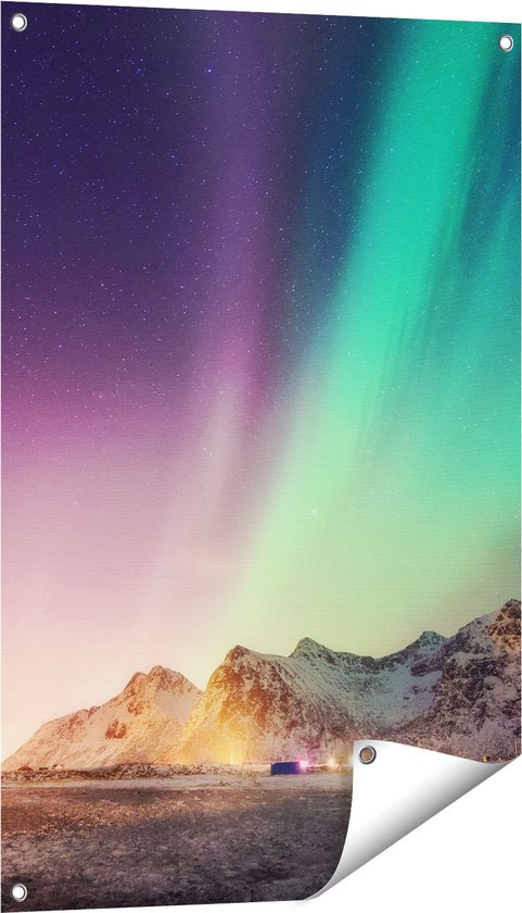 Gards Tuinposter Noorderlicht in de Bergen met Sneeuw - 60x90 cm - Tuindoek - Tuindecoratie - Wanddecoratie buiten - Tuinschilderij