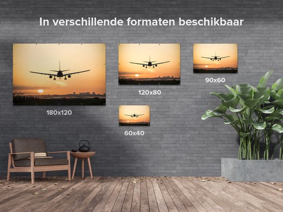 Gards Tuinposter Vliegtuig Landt tijdens Zonsondergang - 150x100 cm - Tuindoek - Tuindecoratie - Wanddecoratie buiten - Tuinschilderij