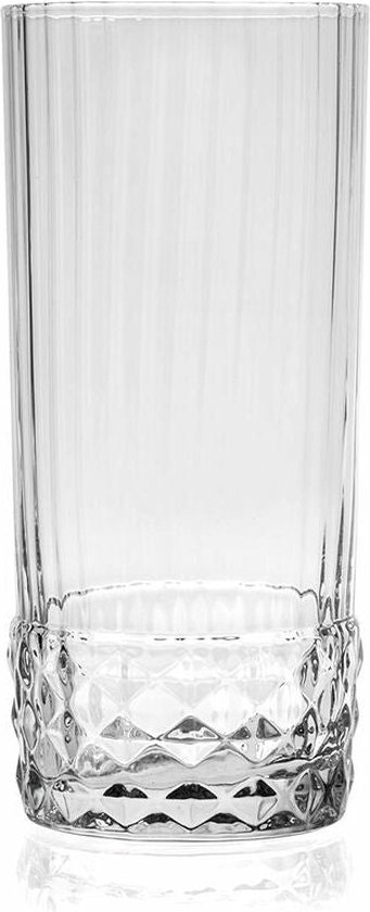 Transparant longdrinkglas met verticale ribbels en een diamantpatroon aan de onderkant.