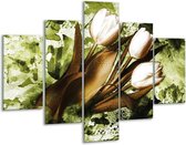 Glasschilderij -  Tulpen - Groen, Bruin, Wit - 100x70cm 5Luik - Geen Acrylglas Schilderij - GroepArt 6000+ Glasschilderijen Collectie - Wanddecoratie- Foto Op Glas