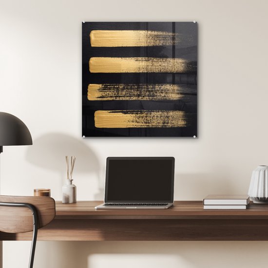 MuchoWow® Glasschilderij 50x50 cm - Schilderij acrylglas - Patroon van gouden verf op een zwarte achtergrond - Foto op glas - Schilderijen
