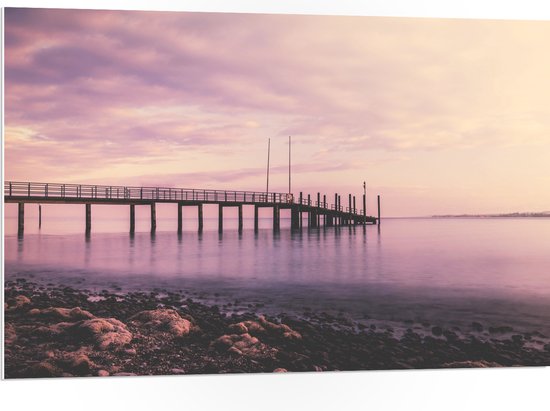 PVC Schuimplaat - Stijger op Zee met Roze Gloed - 105x70 cm Foto op PVC Schuimplaat (Met Ophangsysteem)