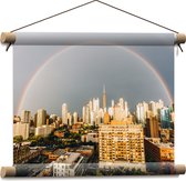 Textielposter - Regenboog boven Stad - 40x30 cm Foto op Textiel